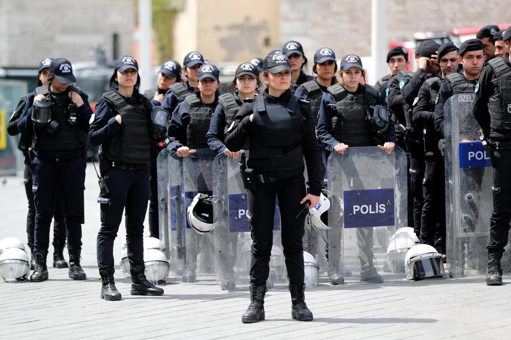 HAŠENJE 300 LJUDI U TURSKOJ: Optuženi za veze sa Gulenom, većinom vojna lica!