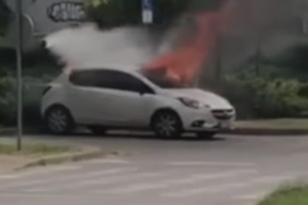 OSTAO BEZ KOLA ZA PAR MINUTA: Zagrepčanin mogao samo da posmatra kako mu se auto pretvara u dim (VIDEO)