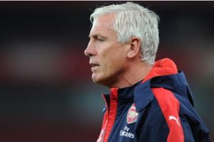 ZLOSTAVLJALI FUDBALERE: Arsenal suspendovao dvojicu trenera