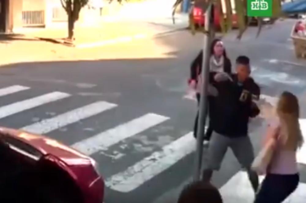 ŠOKANTAN SNIMAK: Pokušao da otme dete na ulici, ali onda je usledila SUROVA OSVETA MAJKE (VIDEO)