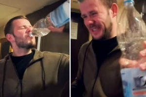 VATRENO KRŠTENJE: Srbin nagovorio Britanca da proba RAKIJU, on uhvatio flašu, a onda nije mogao da dođe sebi! (VIDEO)