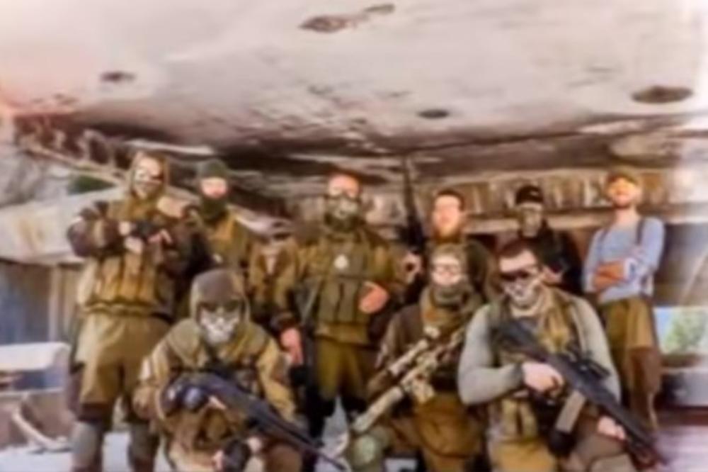 JEZIVE SCENE U BOSNI: Vehabije vežbaju ubijanje Rusa u selu očišćenom od Srba! (VIDEO)