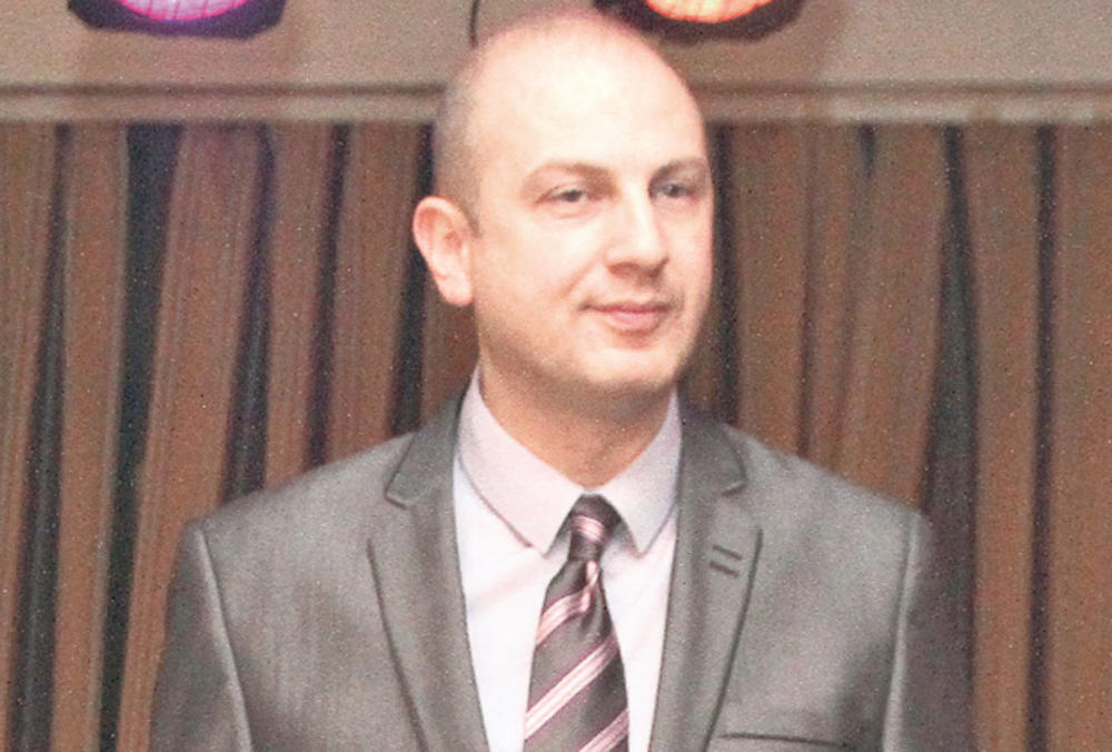 Za predsednika komisije predložen je Darko Laketić, poslanik SNS