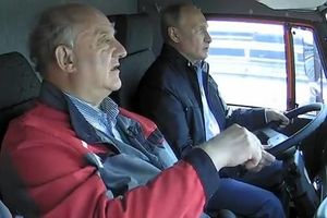 HELIKOPTER, FORMULA 1, PODMORNICA, SAD I KAMION: Otkrivamo kako je Putin bez greške vozio ONOLIKU KAMIONČINU preko Krimskog mosta! (VIDEO)