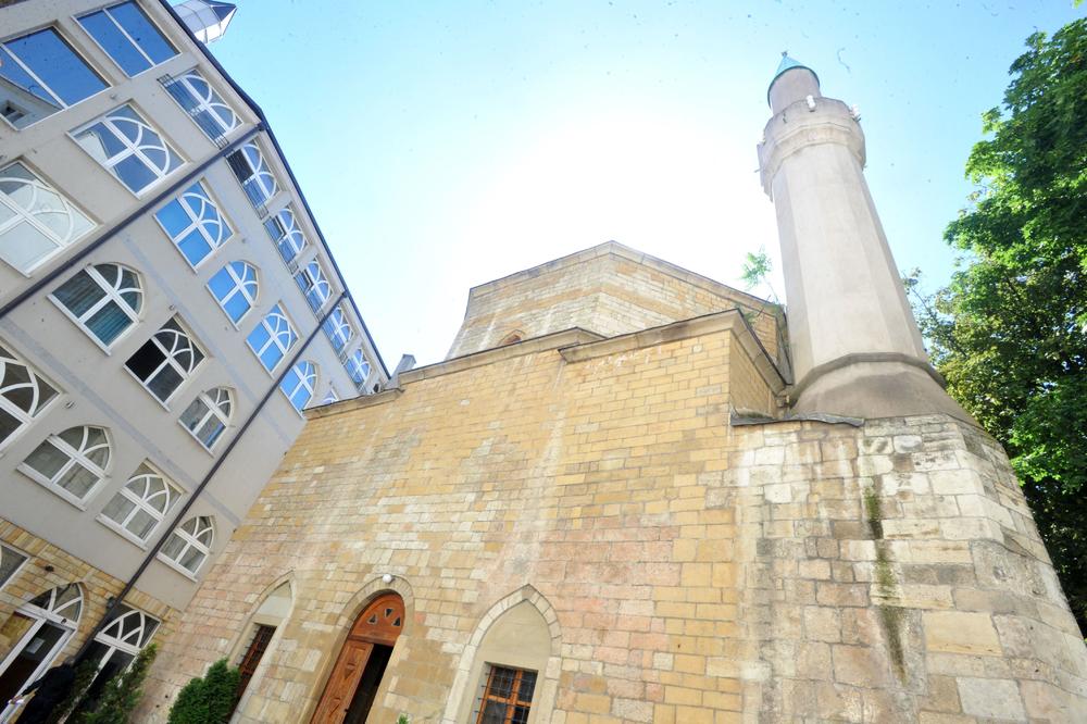 POČINJE RAMAZANSKI POST: Predsednik Mešihata Islamske zajednice u Srbiji čestitao Ramazan