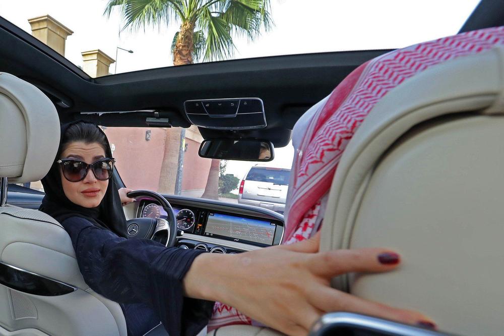 DŽABA IM DOZVOLA: Žene u Saudijskoj Arabiji mogu da voze, ali ovih 8 ZABRANA pokazuje da su i dalje DISKRIMINISANE (VIDEO)