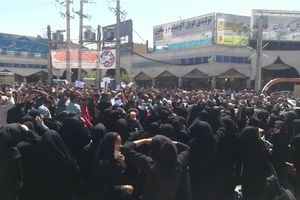 KRVAVI PROTEST U IRANU: Ubijene 2 osobe, 48 povređeno, zapaljena policijska stanica