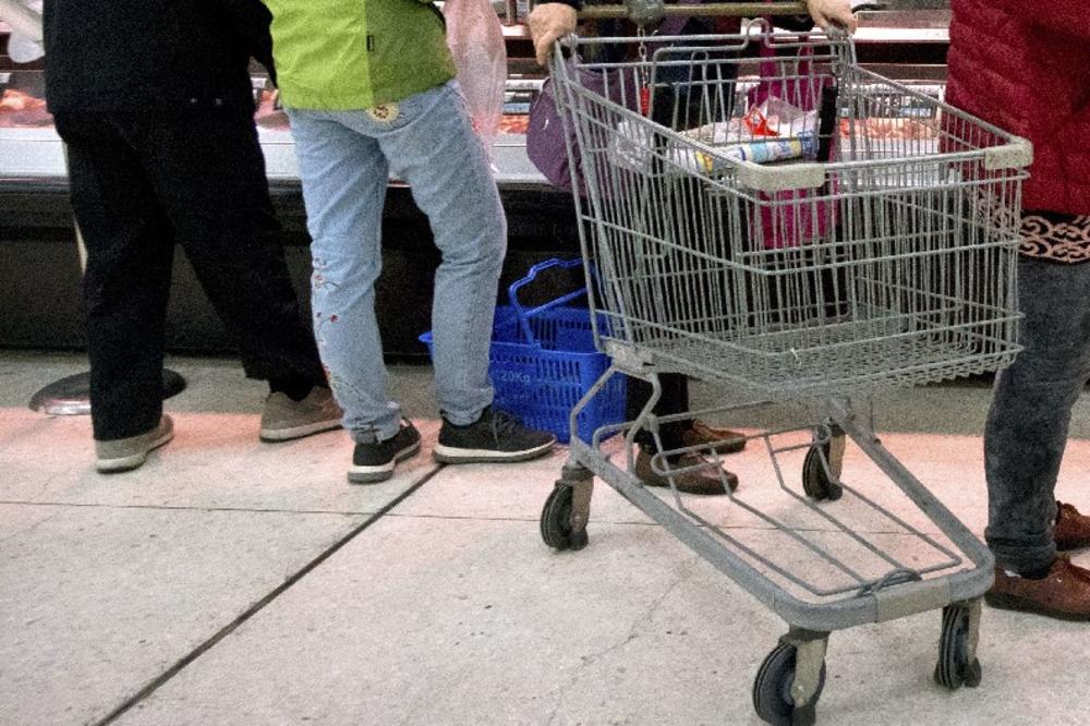 DOMAĆINSTVIMA U SRBIJI ZA ŽIVOT FALI SAMO 200 DINARA MESEČNO: Najviše para dajemo na hranu, komunalije, vodu i struju! Spadate li i vi u ovaj srpski prosek ili vama fali više?(ANKETA)