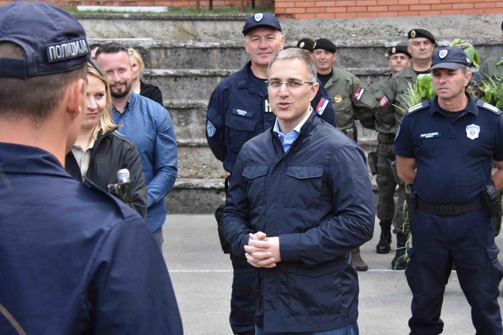 STEFANOVIĆ: Policija i vojska spremne da zaštite građane