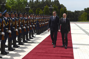 VUČIĆ DOPUTOVAO U BAKU: Prvi razgovor sa predsednikom Azerbejdžana (FOTO)