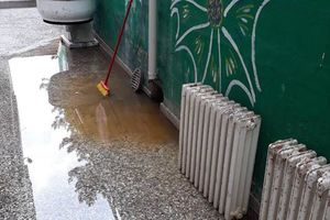 OPASNO: Izlila se fekalna kanalizacija u Centralnoj kuhinji PU 11. april u kojoj se sprema hrana za vrtiće