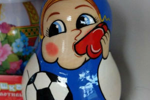 DUVAJ MI U PIŠTALJKU: Ruske babuške za Svetsko prvenstvo izazvale haos širom planete, posebnu pažnju privlači lutka sa Putinovim likom (FOTO)