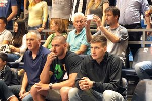 NBA ASOVI UZ CRNO-BELE: Bogdanović i Pavlović bodre Partizan protiv Mege (VIDEO)