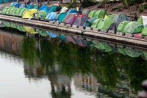 MINISTAR IZBACUJE MIGRANTE IZ PARIZA: Oko 2.300 ljudi treba da napusti kampove