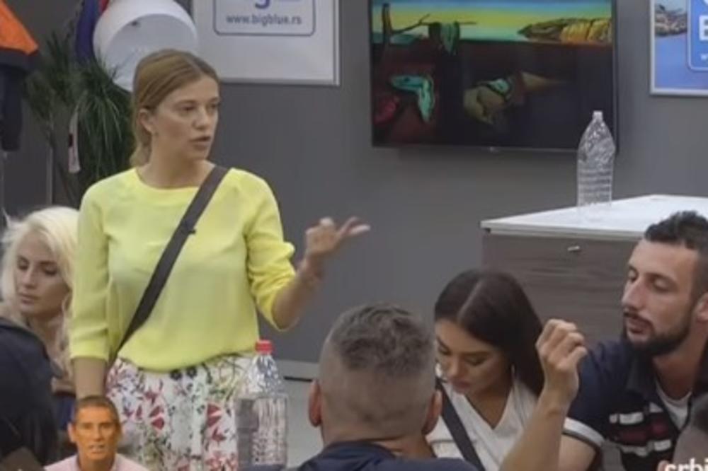 UKUĆANI NAPALI SLOBU I ĐEKSONA: Zorica i Žuti potpaljivali vatru, NJEMU su i pesmu posvetili! (VIDEO)