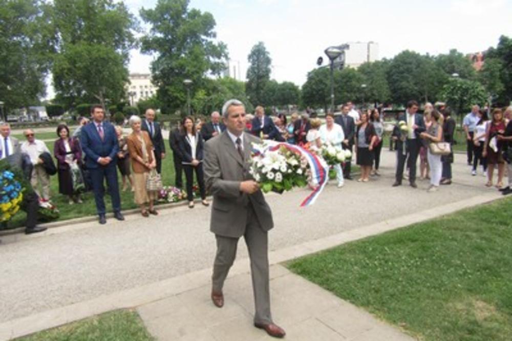 Položeni venci na spomenik Ćirilu i Metodiju u Beogradu