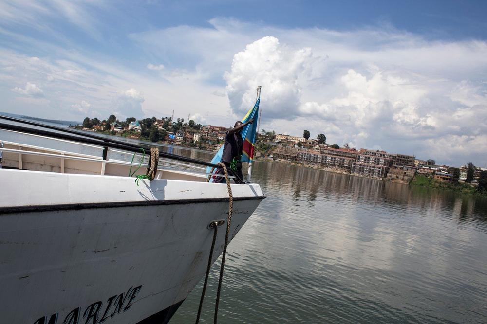 STRAŠNA NESREĆA TOKOM LOVA NA KITOVE: Utopilo se 49 ljudi u prevrtanju broda u Kongu