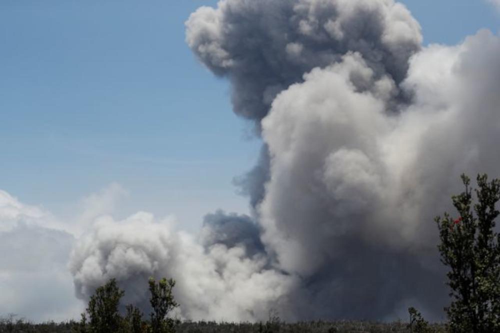 PAKAO BEZ KRAJA: Nova erupcija vulkana na Havajima izbacila oblak pepela visok 10.000 metara (VIDEO)