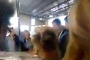 PONIŽAVAJUĆE! ISPLIVAO SNIMAK IZ TURSKE FABRIKE U SMEDEREVU: Šef okupio radnike pa ih vređao i vikao (VIDEO)