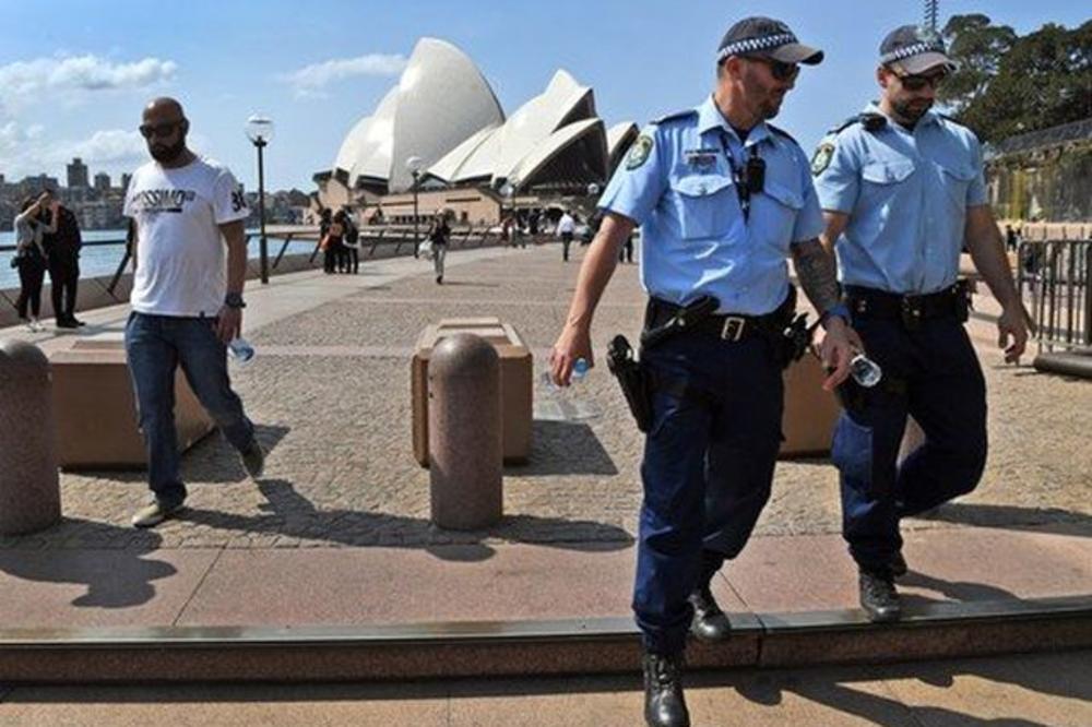 POMAGAJTE, SERIJSKI UBICA ĆE SE IZVUĆI: Australijska policija zna koje je ubio tri bake, ali iz jednog razloga mu ne mogu ništa (VIDEO)