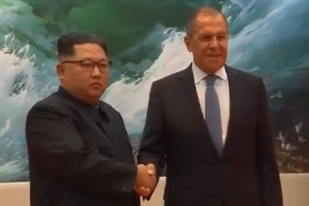 ISTORIJSKA POSETA: Prvi susret Kima i Lavrova u Pjongjangu (VIDEO)