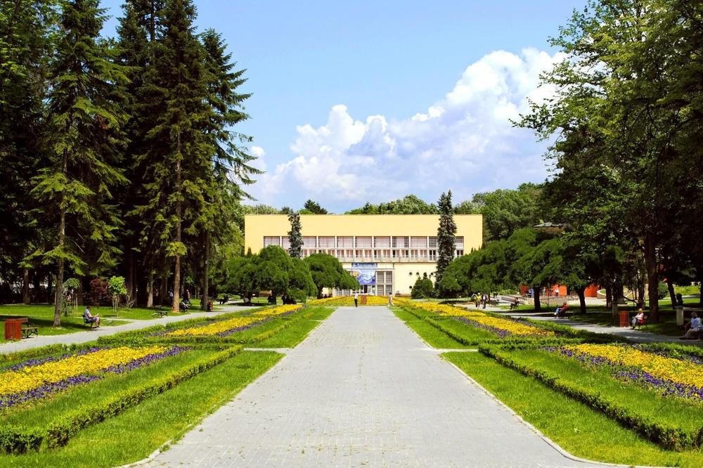 A TAMAN ŠTO SE RAZVILA BURNA POLEMIKA U VRNJAČKOJ BANJI: Umesto Peruna ipak fontana! Vrhovni bog starih Slovena ispao iz kombinacije