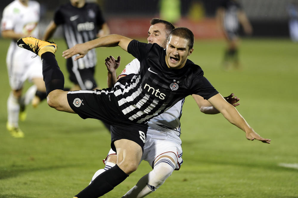 POTRESI U HUMSKOJ: Fudbaler Partizana odbio da igra protiv Crvene zvezde veoma bitan meč! Evo šta on kaže (FOTO)