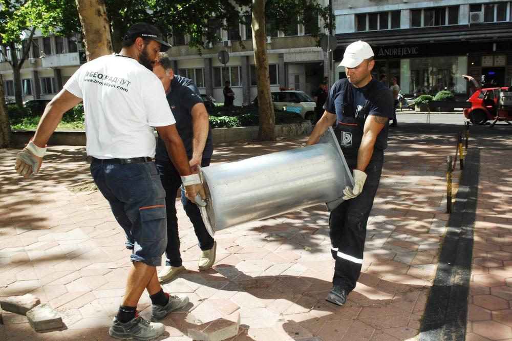 DALJE NEĆEŠ MOĆI: Ovo su novi stubići na Trgu Nikole Pašića koje je nemoguće iščupati