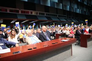 (KURIR TV) IZBORNA SKUPŠTINA DS: Zoran Lutovac novi predsednik Demokratske stranke