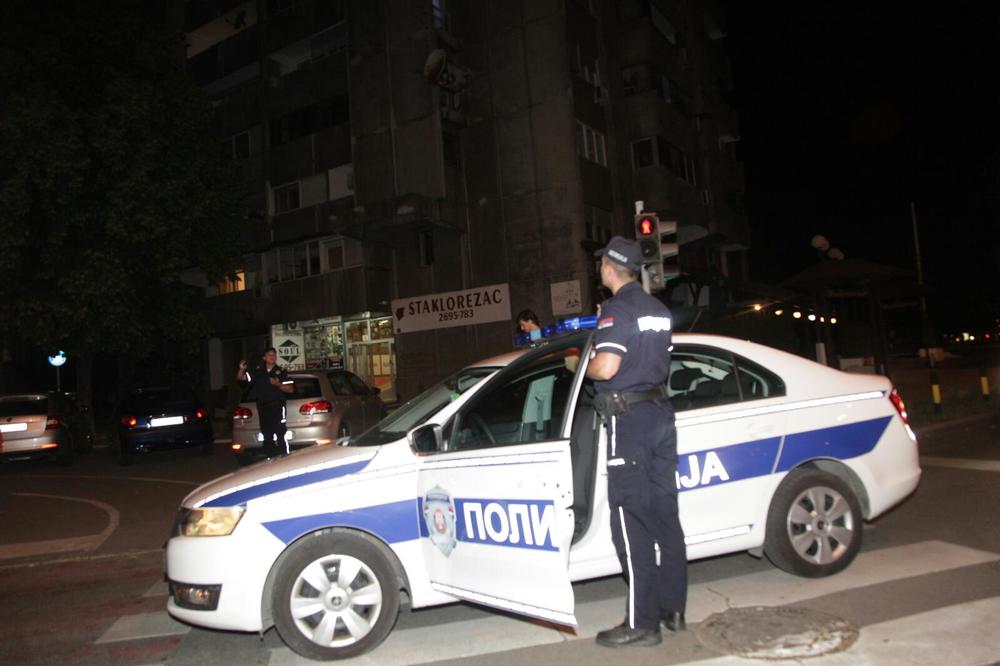 INCIDENT U NIŠU: Pijan visio na prozoru taksija, policajac prišao da ga legitimiše, a onda je usledio HAOS!