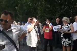 NAPETO U ZAGREBU: Dok HRT hitno zaseda zbog sporne emisije o Jasenovcu, desničari protestuju ispred zgrade (VIDEO)