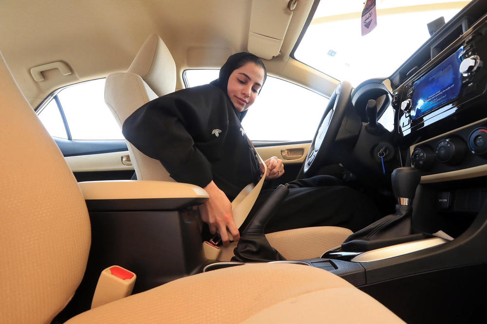 NAPREDNO: Saudijska Arabija izdala prve vozačke dozvole za žene