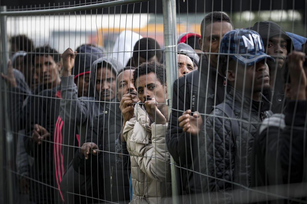 PRESE: Beč pregovara da ilegalne migrante smesti na Zapadni Balkan