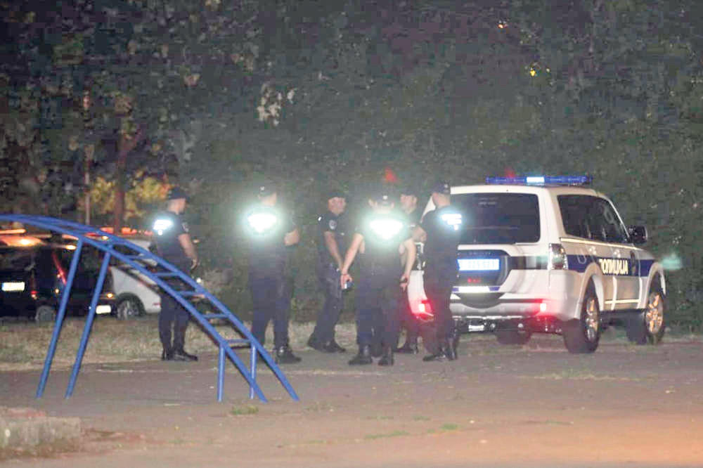 DRAMA U KRUŠEVCU, POTUKLA SE GRUPA MLADIĆA: Izboden dvadesetdvogodišnjak ispred kafića, policija traga za osumnjičenim