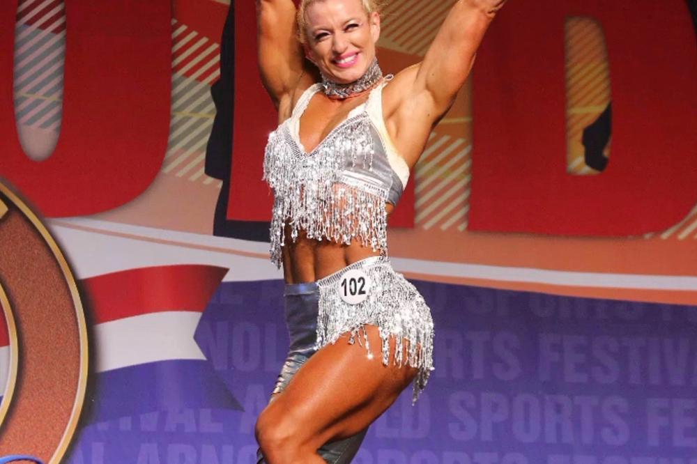 SRBIJA DOBILA PRVOG FITNES PROFESIONALCA: Milica Nerančić slavila na prestižnom takmičenju! Nagradu dobila lično od Arnolda Švarcenegera (FOTO)