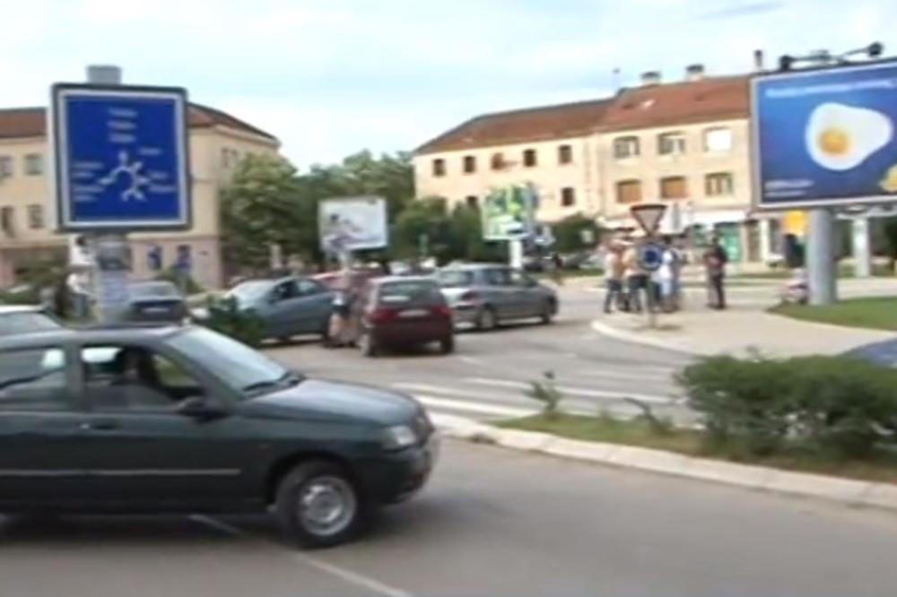 CRNOGORCI BI NIŽE CENE GORIVA: Blokiran saobraćaj u Nikšiću, Ulcinju, Rožajama, ali ne i u Podgorici (VIDEO)