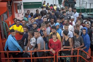 PROCURIO TAJNI PLAN: EU pravi prihvatni centar za migrante u Evropi, ali VAN GRANICA UNIJE!