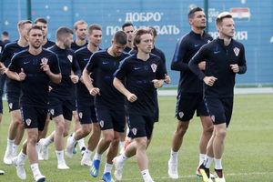 POZDRAV NA ĆIRIRLICI ZA KOCKASTE: Ovako su Rusi dočekali hrvatsku reprezentaciju! (FOTO)