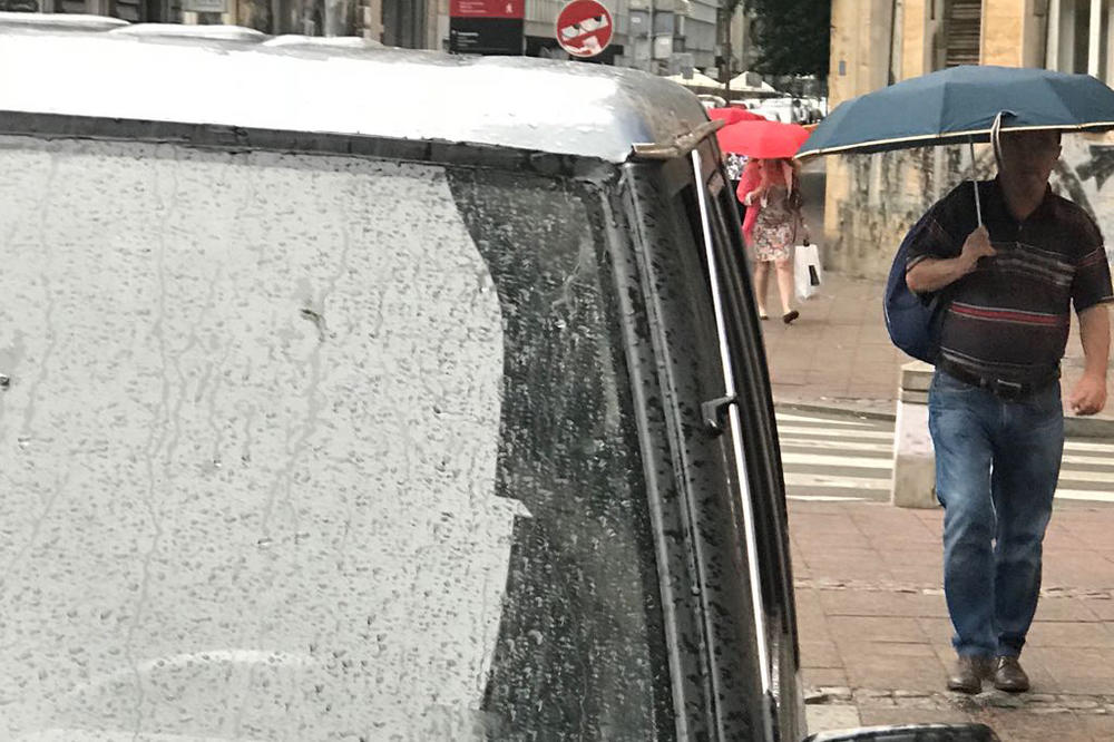 JOŠ JEDAN JESENJI DAN USRED LETA: Utorak širom Srbije oblačan i svežiji, ne zaboravite kišobrane