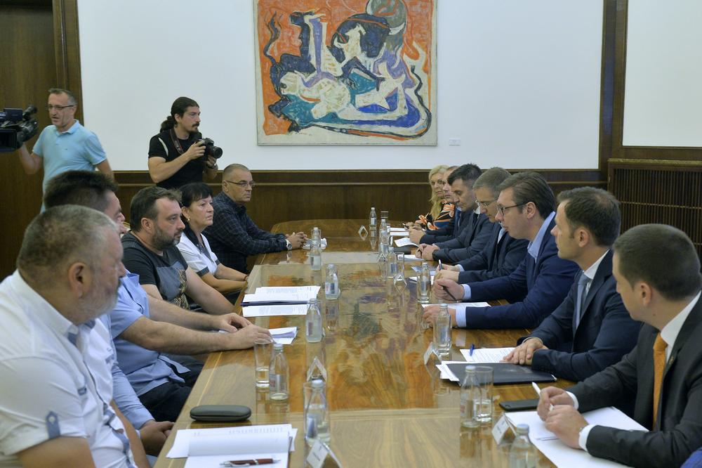 SASTANAK U PREDSEDNIŠTVU: Vučić razgovarao sa predstavnicima udruženja ratnih vojnih invalida