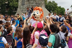PODRŠKA ORLOVIMA IZ KRALJEVA: Sportske igre mladih Svečano otvorene na Trgu Srpskih ratnika u Kraljevu