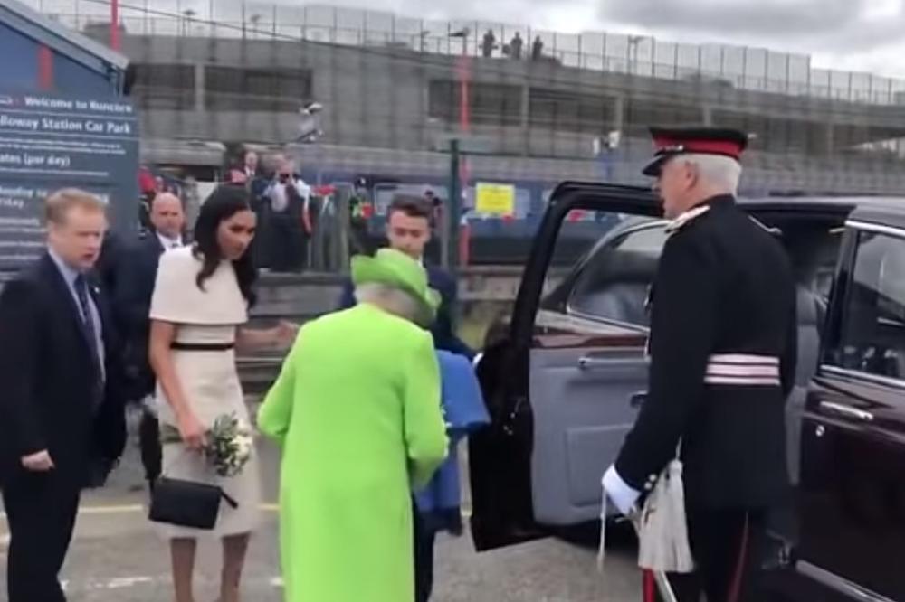 NIJE ZNALA ŠTA JE SNAŠLO: Megan Markl se pogubila kada je trebalo da uđe u kola sa kraljicom (VIDEO)