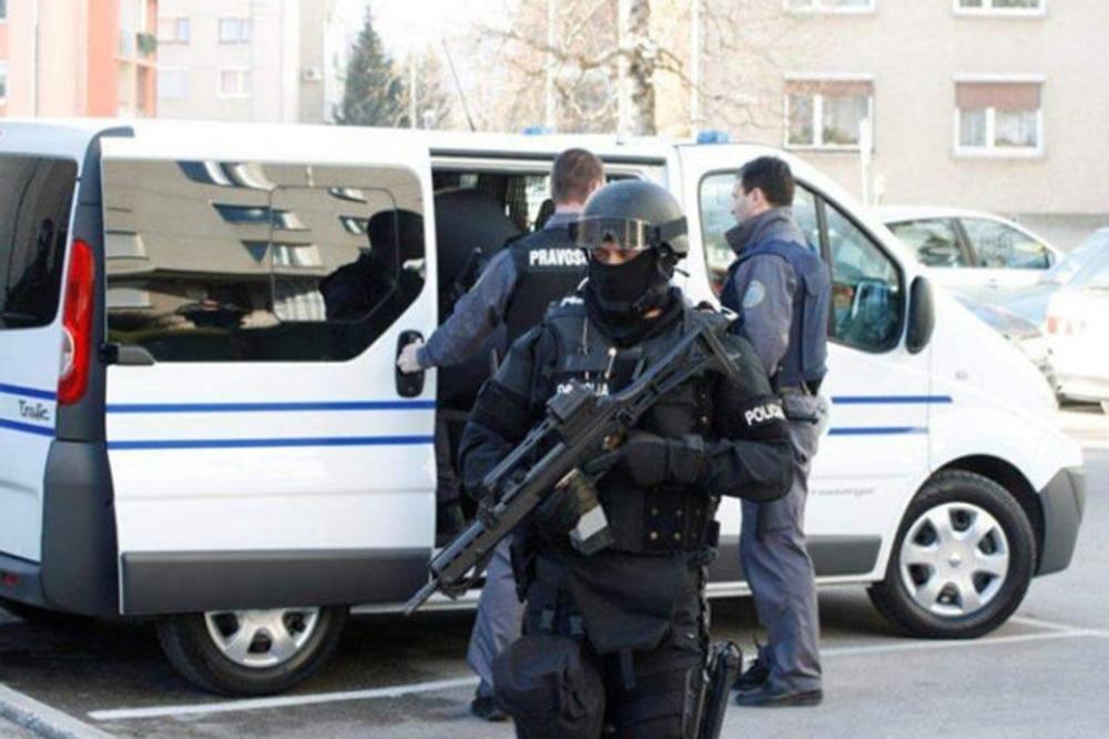 AKCIJA SLOVENAČKE POLICIJE: Uhapšeno 15 osoba zbog krijumčarenja oružja!