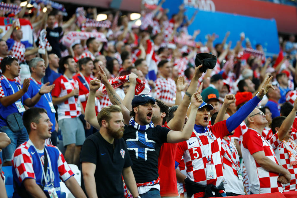 HRVATI POBESNELI NA RUSE: Na Mundijalu se koristi SRPSKOHRVATSKI jezik! Kockasti se u očaju žalili FIFA (FOTO)