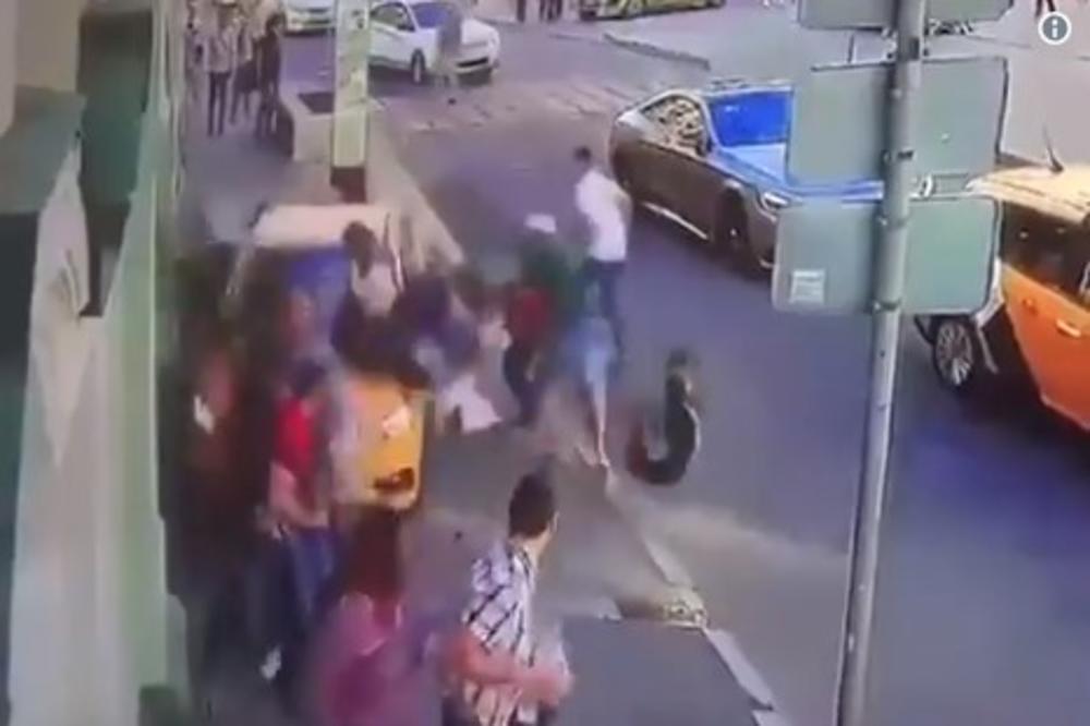 MOSKVA NIJE POD NAPADOM TERORISTA: Taksista pokosio navijače! Evo šta se desilo (UZNEMIRUJUĆI VIDEO)