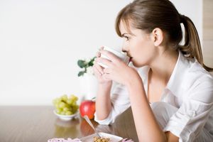 VEROVALI ILI NE? Nutricionisti predlažu dodavanje povrća u kafu za provereno MRŠAVLJENJE!