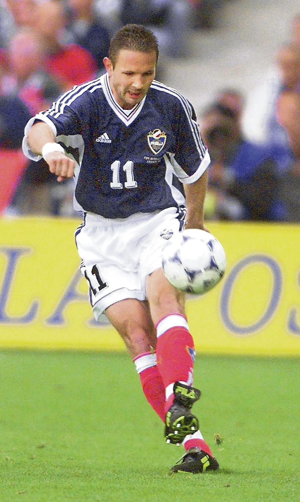 Mihajlović je na SP 1998. postigao sličan gol u prvom meču reprezentacije protiv Irana