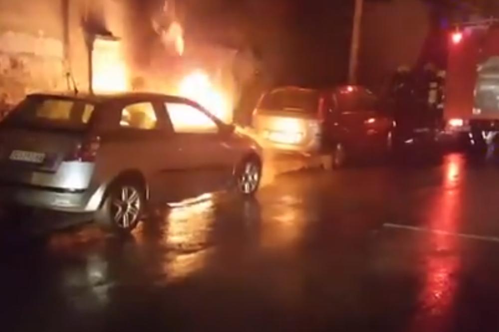 HAOS U BEOGRADU: Veliki požar na Zvezdari, kuća u POTPUNOSTI IZGORELA! (VIDEO)