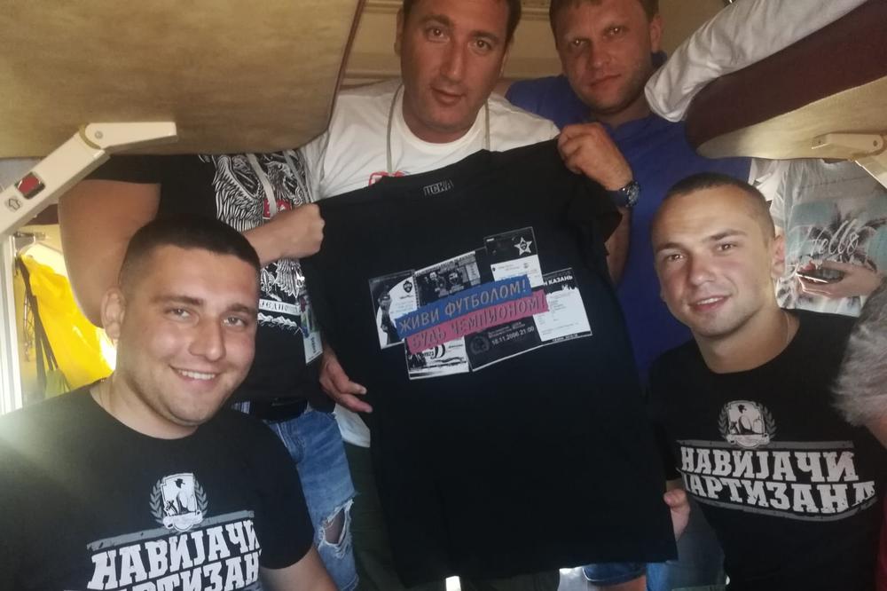 GDE IGRA SRBIJA, TU SU I ONI: Pogledajte ekipu Grobara i navijača CSKA koji bodre Orlove širom Rusije (FOTO)