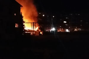 Izgoreo restoran na Karaburmi kod pomoćnog stadiona OFK Beograda (FOTO)